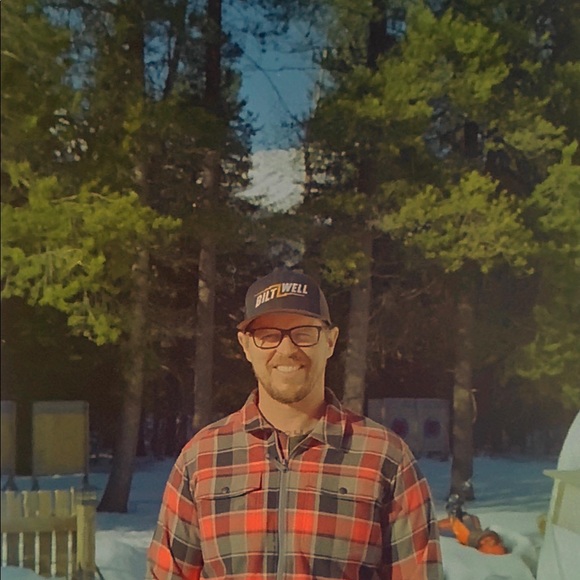 Meet your Posher, Aden - Picture 1 of 1